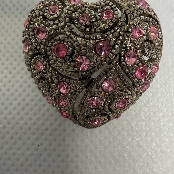 Two Heart Brooches Gold & Silver Tones, with Faux Pearls & Pink Rhinestones. - Picture 10 of 10